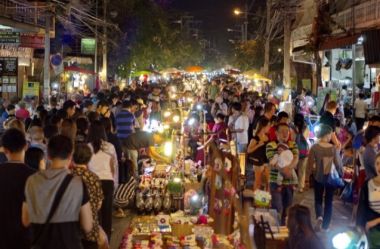 memberikan info street food di bangkok thailand