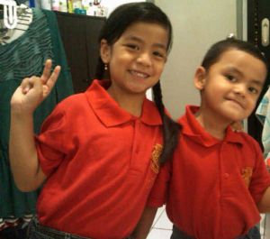 membutkan slide show koleksi foto-foto anda dengan background lagu yang anda suka