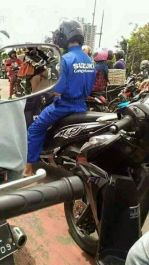 Menjadi ojek panggilan