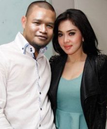 editkan fotomu bersanding dengan artis