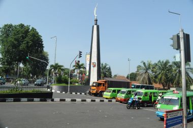 rekomenasikan tempat-tempat menarik di Bogor yang harus kamu kunjungin + tempat-tempat hangout anak gaul Bogor